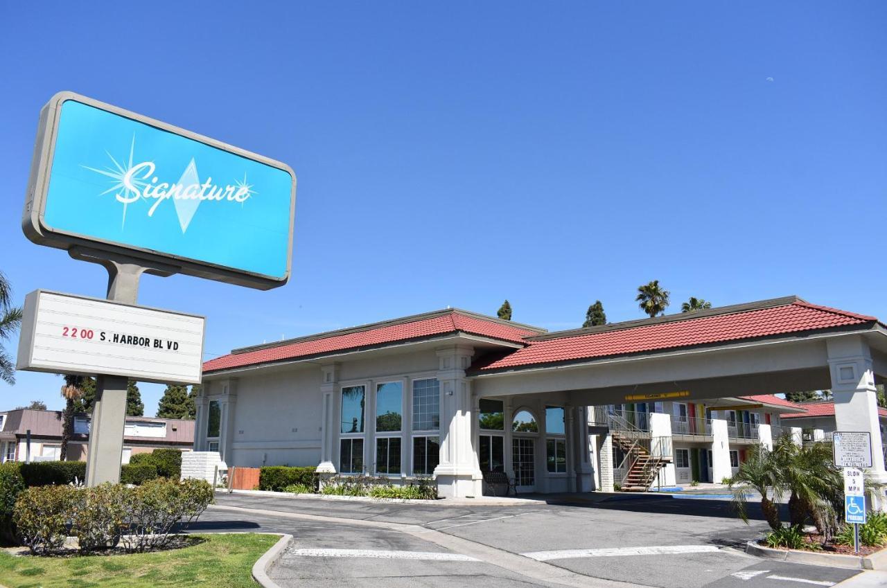 Signature Anaheim Maingate Hotel Exterior photo